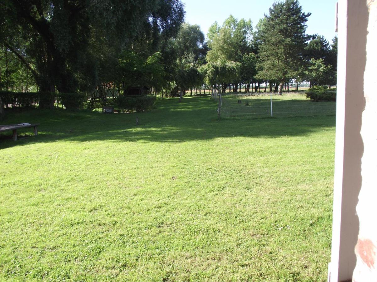 Les Portes Des Froises Saint-Quentin-en-Tourmont Buitenkant foto